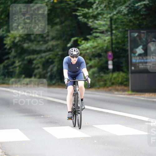14.09.2025 - Stadtparktriathlon Michael Burmester http://msf.ph/oto/8913129 14.09.2025 11:52:13 Radfahren 925, 932, 1020, 1078, 1094, 1115 meine-sportfotos.de
