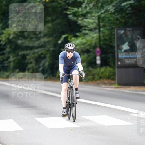 14.09.2025 - Stadtparktriathlon Michael Burmester http://msf.ph/oto/8913130 14.09.2025 11:52:13 Radfahren 925, 932, 1020, 1078, 1094, 1115 meine-sportfotos.de