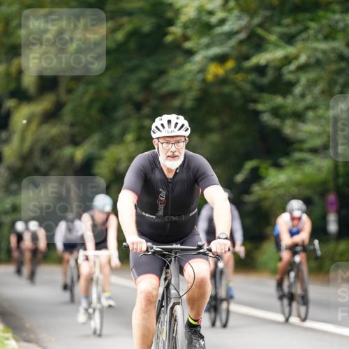 14.09.2025 - Stadtparktriathlon Michael Burmester http://msf.ph/oto/8913133 14.09.2025 11:52:18 Radfahren 925, 932, 989, 1020, 1078, 1094, 1107 meine-sportfotos.de