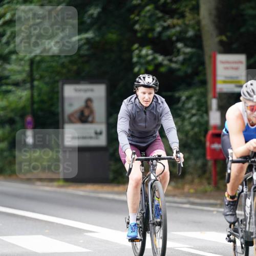 14.09.2025 - Stadtparktriathlon Michael Burmester http://msf.ph/oto/8913135 14.09.2025 11:52:20 Radfahren 925, 932, 982, 989, 1020, 1078, 1094, 1107 meine-sportfotos.de