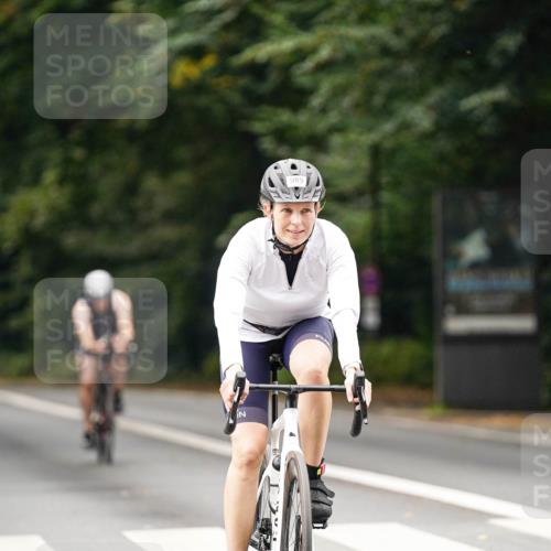 14.09.2025 - Stadtparktriathlon Michael Burmester http://msf.ph/oto/8913139 14.09.2025 11:52:22 Radfahren 932, 982, 989, 1020, 1078, 1094, 1107 meine-sportfotos.de