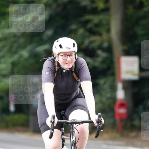 14.09.2025 - Stadtparktriathlon Michael Burmester http://msf.ph/oto/8913142 14.09.2025 11:52:28 Radfahren 982, 989, 1054, 1067, 1107, 1117 meine-sportfotos.de