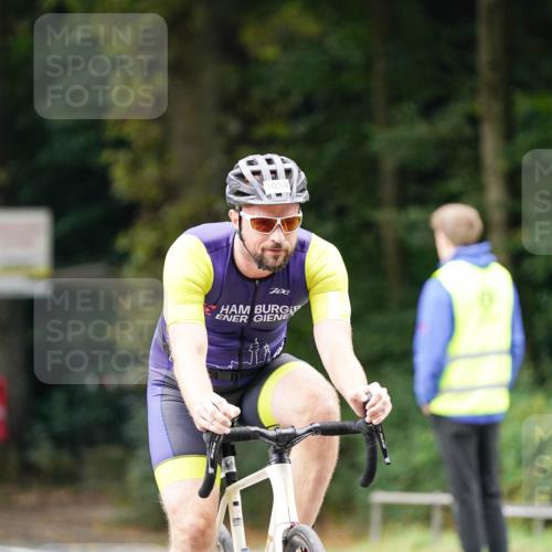 14.09.2025 - Stadtparktriathlon Michael Burmester http://msf.ph/oto/8913147 14.09.2025 11:52:32 Radfahren 938, 982, 1048, 1054, 1067, 1107, 1117 meine-sportfotos.de