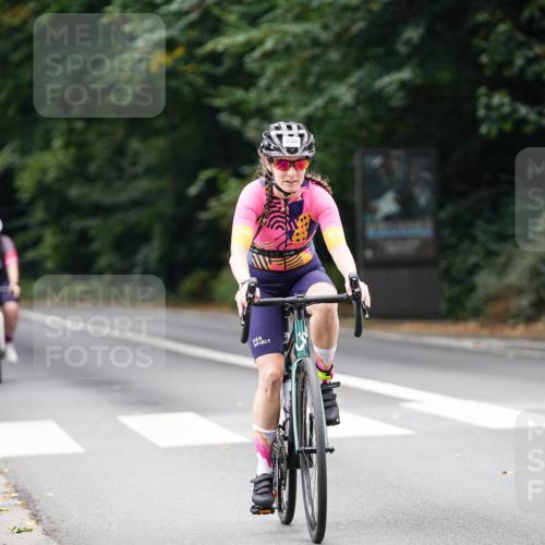 14.09.2025 - Stadtparktriathlon Michael Burmester http://msf.ph/oto/8913153 14.09.2025 11:52:40 Radfahren 938, 1008, 1048, 1067, 1117 meine-sportfotos.de