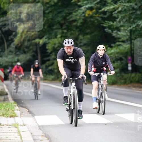 14.09.2025 - Stadtparktriathlon Michael Burmester http://msf.ph/oto/8913158 14.09.2025 11:52:50 Radfahren 996, 997, 1008, 1009, 1055 meine-sportfotos.de