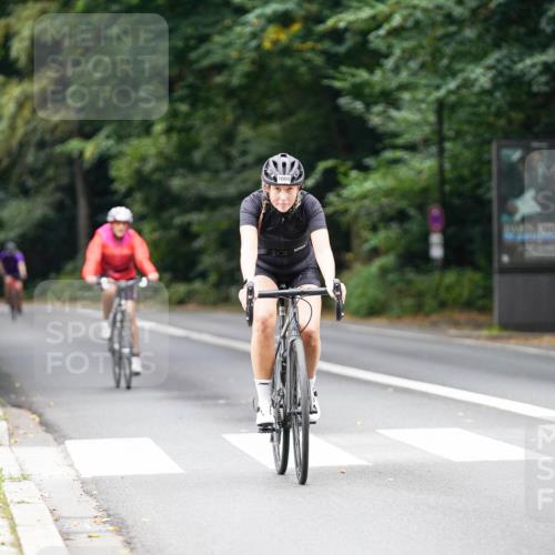14.09.2025 - Stadtparktriathlon Michael Burmester http://msf.ph/oto/8913163 14.09.2025 11:52:53 Radfahren 996, 997, 1009, 1055 meine-sportfotos.de