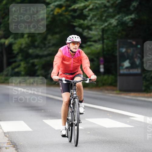 14.09.2025 - Stadtparktriathlon Michael Burmester http://msf.ph/oto/8913165 14.09.2025 11:52:56 Radfahren 996, 997, 1009, 1018, 1055 meine-sportfotos.de
