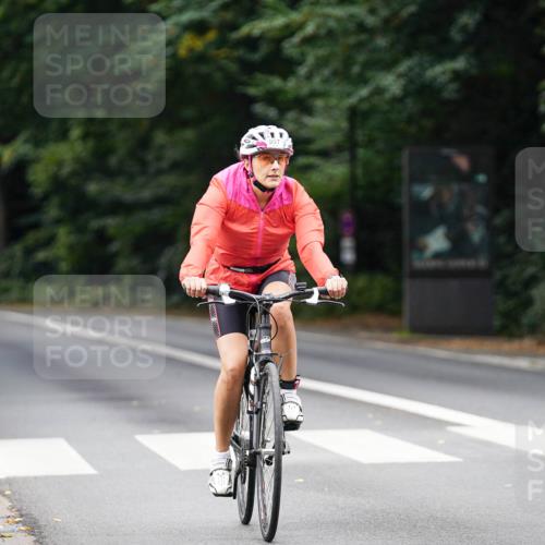 14.09.2025 - Stadtparktriathlon Michael Burmester http://msf.ph/oto/8913166 14.09.2025 11:52:56 Radfahren 996, 997, 1009, 1018, 1055 meine-sportfotos.de