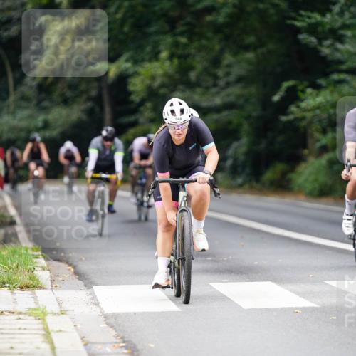 14.09.2025 - Stadtparktriathlon Michael Burmester http://msf.ph/oto/8913172 14.09.2025 11:53:05 Radfahren 944, 963, 1018, 1033, 1085, 1125 meine-sportfotos.de