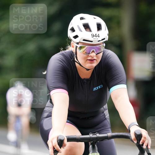 14.09.2025 - Stadtparktriathlon Michael Burmester http://msf.ph/oto/8913176 14.09.2025 11:53:08 Radfahren 944, 963, 1017, 1018, 1033, 1047, 1085, 1125 meine-sportfotos.de