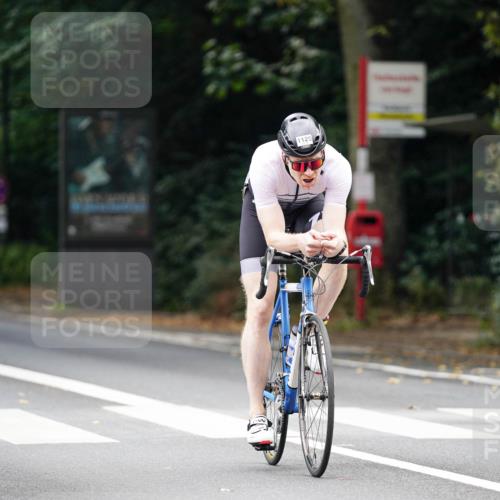 14.09.2025 - Stadtparktriathlon Michael Burmester http://msf.ph/oto/8913178 14.09.2025 11:53:09 Radfahren 944, 946, 963, 1017, 1018, 1033, 1047, 1064, 1085, 1125 meine-sportfotos.de