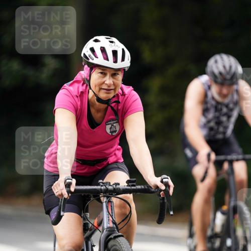 14.09.2025 - Stadtparktriathlon Michael Burmester http://msf.ph/oto/8913184 14.09.2025 11:53:16 Radfahren 946, 1017, 1039, 1047, 1064, 1085 meine-sportfotos.de