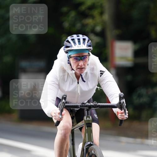 14.09.2025 - Stadtparktriathlon Michael Burmester http://msf.ph/oto/8913198 14.09.2025 11:53:38 Radfahren 981, 995, 1062, 1063 meine-sportfotos.de