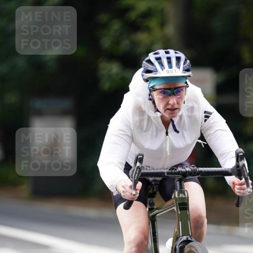 14.09.2025 - Stadtparktriathlon Michael Burmester http://msf.ph/oto/8913199 14.09.2025 11:53:39 Radfahren 981, 995, 1062, 1063 meine-sportfotos.de