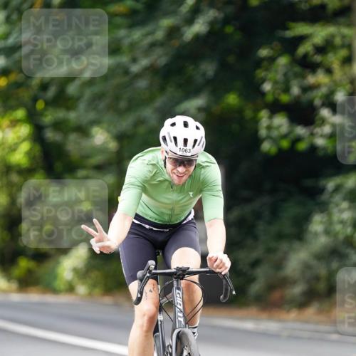 14.09.2025 - Stadtparktriathlon Michael Burmester http://msf.ph/oto/8913202 14.09.2025 11:53:41 Radfahren 981, 995, 1062, 1063, 1069 meine-sportfotos.de