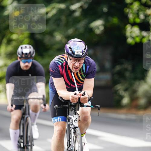 14.09.2025 - Stadtparktriathlon Michael Burmester http://msf.ph/oto/8913216 14.09.2025 11:53:51 Radfahren 995, 1031, 1046, 1062, 1069, 1086, 1099 meine-sportfotos.de