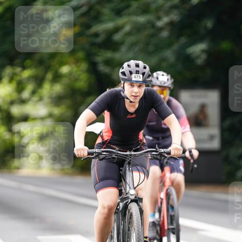 14.09.2025 - Stadtparktriathlon Michael Burmester http://msf.ph/oto/8913231 14.09.2025 11:54:07 Radfahren 975, 993, 1036, 1058, 1060, 1081, 1087, 1096, 1185 meine-sportfotos.de