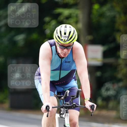 14.09.2025 - Stadtparktriathlon Michael Burmester http://msf.ph/oto/8913239 14.09.2025 11:54:15 Radfahren 1060, 1081, 1087, 1209 meine-sportfotos.de