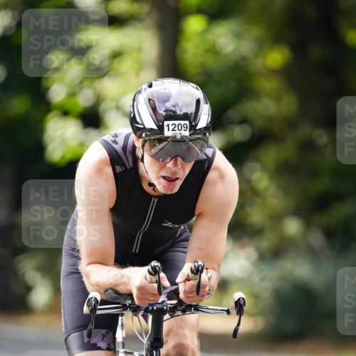 14.09.2025 - Stadtparktriathlon Michael Burmester http://msf.ph/oto/8913241 14.09.2025 11:54:22 Radfahren 1025, 1209 meine-sportfotos.de