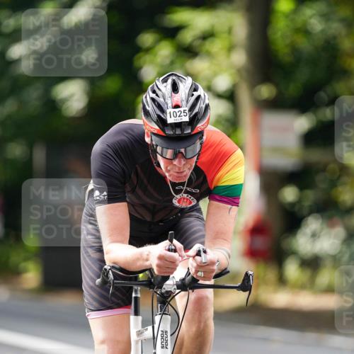 14.09.2025 - Stadtparktriathlon Michael Burmester http://msf.ph/oto/8913244 14.09.2025 11:54:24 Radfahren 1025, 1120, 1209 meine-sportfotos.de