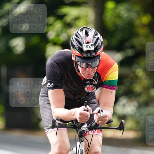 14.09.2025 - Stadtparktriathlon Michael Burmester http://msf.ph/oto/8913245 14.09.2025 11:54:25 Radfahren 1025, 1120, 1209 meine-sportfotos.de