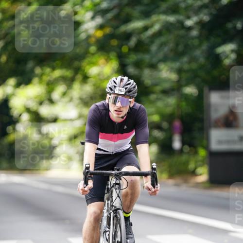 14.09.2025 - Stadtparktriathlon Michael Burmester http://msf.ph/oto/8913250 14.09.2025 11:54:39 Radfahren 1041, 1065, 1188 meine-sportfotos.de