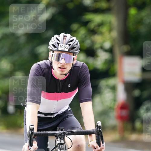 14.09.2025 - Stadtparktriathlon Michael Burmester http://msf.ph/oto/8913252 14.09.2025 11:54:40 Radfahren 1041, 1065, 1188 meine-sportfotos.de