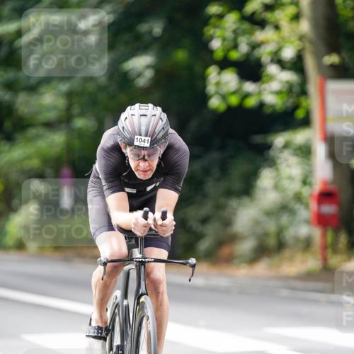 14.09.2025 - Stadtparktriathlon Michael Burmester http://msf.ph/oto/8913254 14.09.2025 11:54:44 Radfahren 1041, 1065, 1110 meine-sportfotos.de