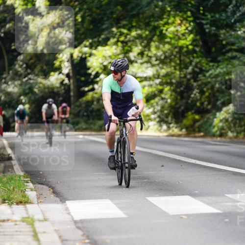 14.09.2025 - Stadtparktriathlon Michael Burmester http://msf.ph/oto/8913256 14.09.2025 11:54:49 Radfahren 1041, 1073, 1110, 1162 meine-sportfotos.de