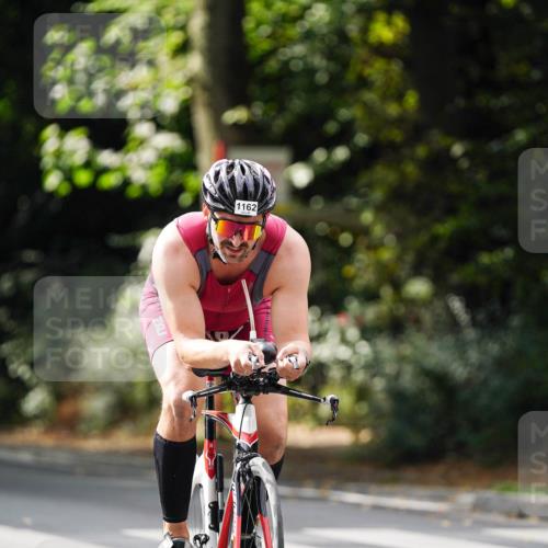 14.09.2025 - Stadtparktriathlon Michael Burmester http://msf.ph/oto/8913261 14.09.2025 11:54:57 Radfahren 939, 1035, 1073, 1110, 1162 meine-sportfotos.de