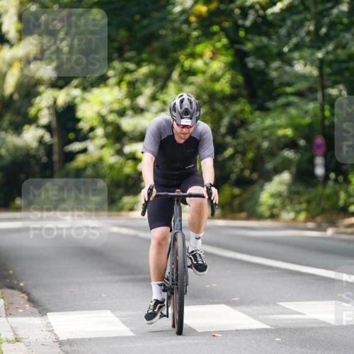 14.09.2025 - Stadtparktriathlon Michael Burmester http://msf.ph/oto/8913269 14.09.2025 11:55:24 Radfahren 1108 meine-sportfotos.de