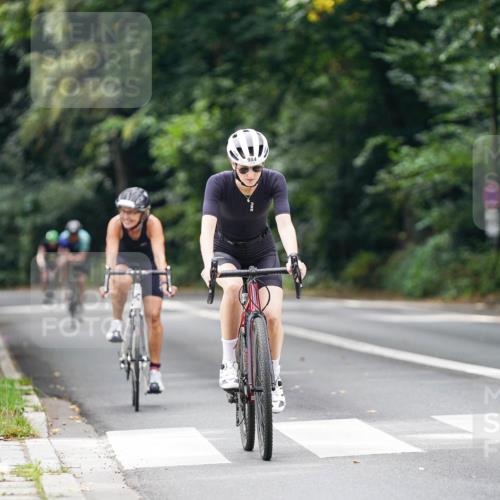 14.09.2025 - Stadtparktriathlon Michael Burmester http://msf.ph/oto/8913298 14.09.2025 11:55:53 Radfahren 984, 998, 1056, 1076, 1174 meine-sportfotos.de