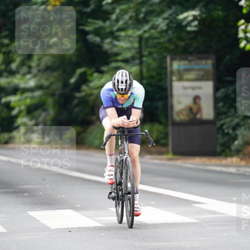14.09.2025 - Stadtparktriathlon Michael Burmester http://msf.ph/oto/8913303 14.09.2025 11:55:58 Radfahren 937, 984, 998, 1076, 1082, 1113 meine-sportfotos.de