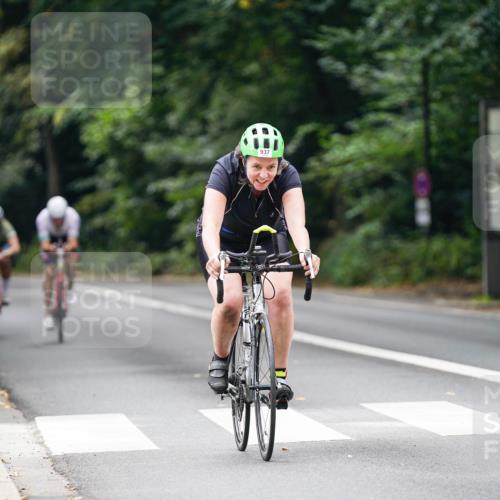14.09.2025 - Stadtparktriathlon Michael Burmester http://msf.ph/oto/8913307 14.09.2025 11:56:02 Radfahren 937, 998, 1014, 1076, 1082, 1113 meine-sportfotos.de