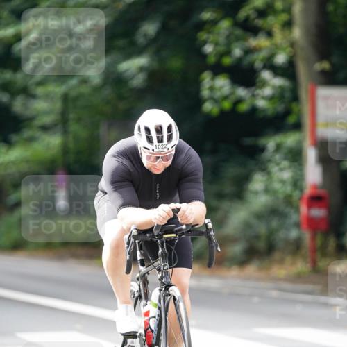 14.09.2025 - Stadtparktriathlon Michael Burmester http://msf.ph/oto/8913323 14.09.2025 11:56:14 Radfahren 1014, 1022, 1089, 1170, 1214 meine-sportfotos.de