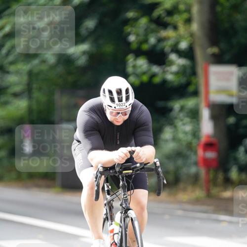 14.09.2025 - Stadtparktriathlon Michael Burmester http://msf.ph/oto/8913324 14.09.2025 11:56:14 Radfahren 1014, 1022, 1089, 1170, 1214 meine-sportfotos.de