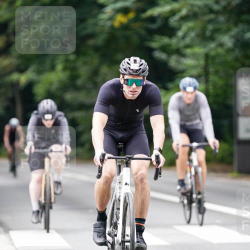14.09.2025 - Stadtparktriathlon Michael Burmester http://msf.ph/oto/8913329 14.09.2025 11:56:29 Radfahren 960, 1023, 1119, 1133, 1172 meine-sportfotos.de