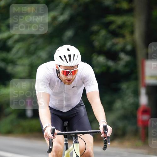 14.09.2025 - Stadtparktriathlon Michael Burmester http://msf.ph/oto/8913335 14.09.2025 11:56:36 Radfahren 949, 960, 1023, 1053, 1071, 1119, 1133, 1144, 1172 meine-sportfotos.de