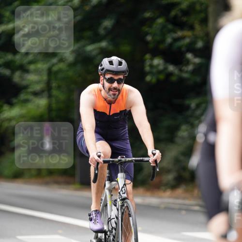 14.09.2025 - Stadtparktriathlon Michael Burmester http://msf.ph/oto/8913343 14.09.2025 11:56:44 Radfahren 949, 964, 1053, 1071, 1144, 1217 meine-sportfotos.de