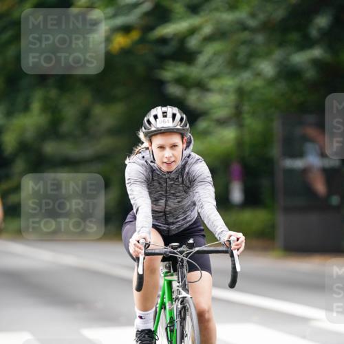 14.09.2025 - Stadtparktriathlon Michael Burmester http://msf.ph/oto/8913344 14.09.2025 11:56:44 Radfahren 949, 964, 1053, 1071, 1144, 1217 meine-sportfotos.de