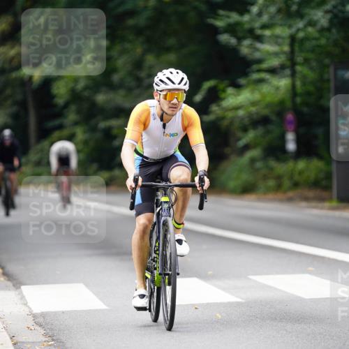 14.09.2025 - Stadtparktriathlon Michael Burmester http://msf.ph/oto/8913345 14.09.2025 11:56:47 Radfahren 927, 949, 964, 1071, 1088, 1123, 1144, 1217 meine-sportfotos.de