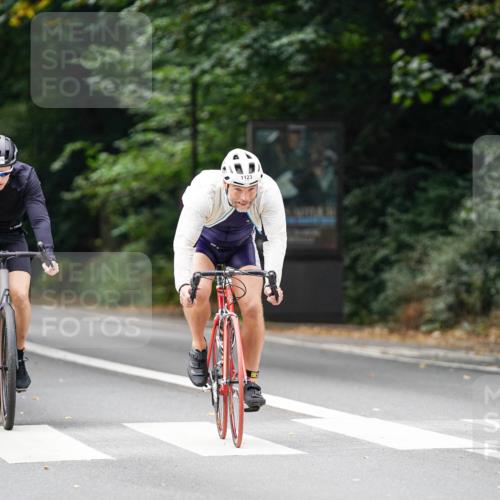 14.09.2025 - Stadtparktriathlon Michael Burmester http://msf.ph/oto/8913347 14.09.2025 11:56:52 Radfahren 924, 927, 1077, 1088, 1123, 1217 meine-sportfotos.de