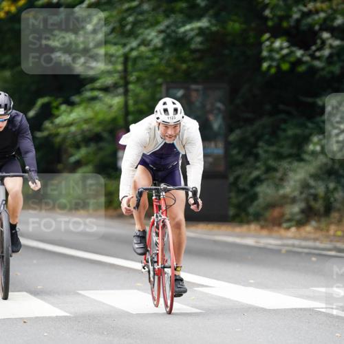 14.09.2025 - Stadtparktriathlon Michael Burmester http://msf.ph/oto/8913348 14.09.2025 11:56:52 Radfahren 924, 927, 1077, 1088, 1123, 1217 meine-sportfotos.de