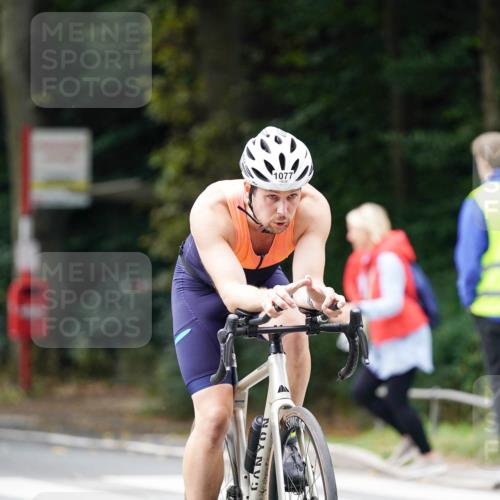 14.09.2025 - Stadtparktriathlon Michael Burmester http://msf.ph/oto/8913355 14.09.2025 11:56:56 Radfahren 924, 927, 1077, 1088, 1123 meine-sportfotos.de