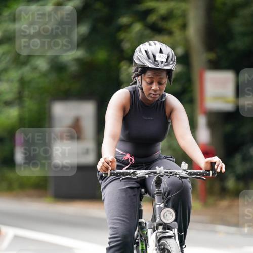 14.09.2025 - Stadtparktriathlon Michael Burmester http://msf.ph/oto/8913357 14.09.2025 11:56:58 Radfahren 924, 927, 1077, 1088, 1123, 1146, 1189 meine-sportfotos.de