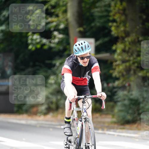 14.09.2025 - Stadtparktriathlon Michael Burmester http://msf.ph/oto/8913361 14.09.2025 11:57:06 Radfahren 952, 1016, 1050, 1129, 1146, 1189 meine-sportfotos.de