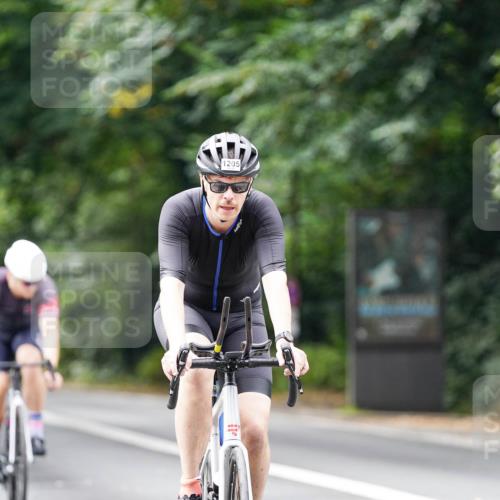 14.09.2025 - Stadtparktriathlon Michael Burmester http://msf.ph/oto/8913369 14.09.2025 11:57:15 Radfahren 952, 1050, 1132, 1147, 1203, 1205, 1211, 1212 meine-sportfotos.de