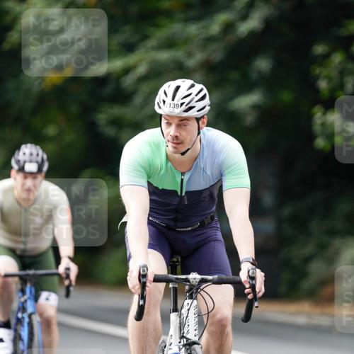 14.09.2025 - Stadtparktriathlon Michael Burmester http://msf.ph/oto/8913385 14.09.2025 11:57:31 Radfahren 1026, 1061, 1075, 1103, 1139 meine-sportfotos.de