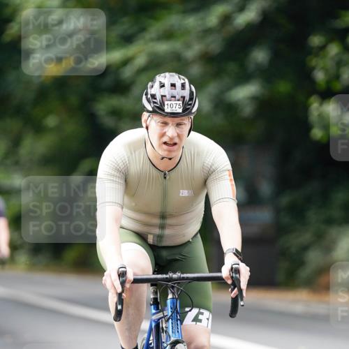 14.09.2025 - Stadtparktriathlon Michael Burmester http://msf.ph/oto/8913386 14.09.2025 11:57:32 Radfahren 1026, 1061, 1075, 1103, 1139 meine-sportfotos.de
