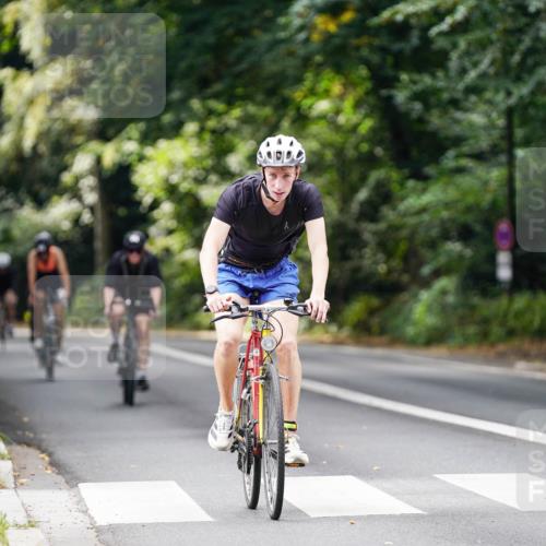 14.09.2025 - Stadtparktriathlon Michael Burmester http://msf.ph/oto/8913389 14.09.2025 11:57:39 Radfahren 966, 1027, 1061, 1109, 1199 meine-sportfotos.de